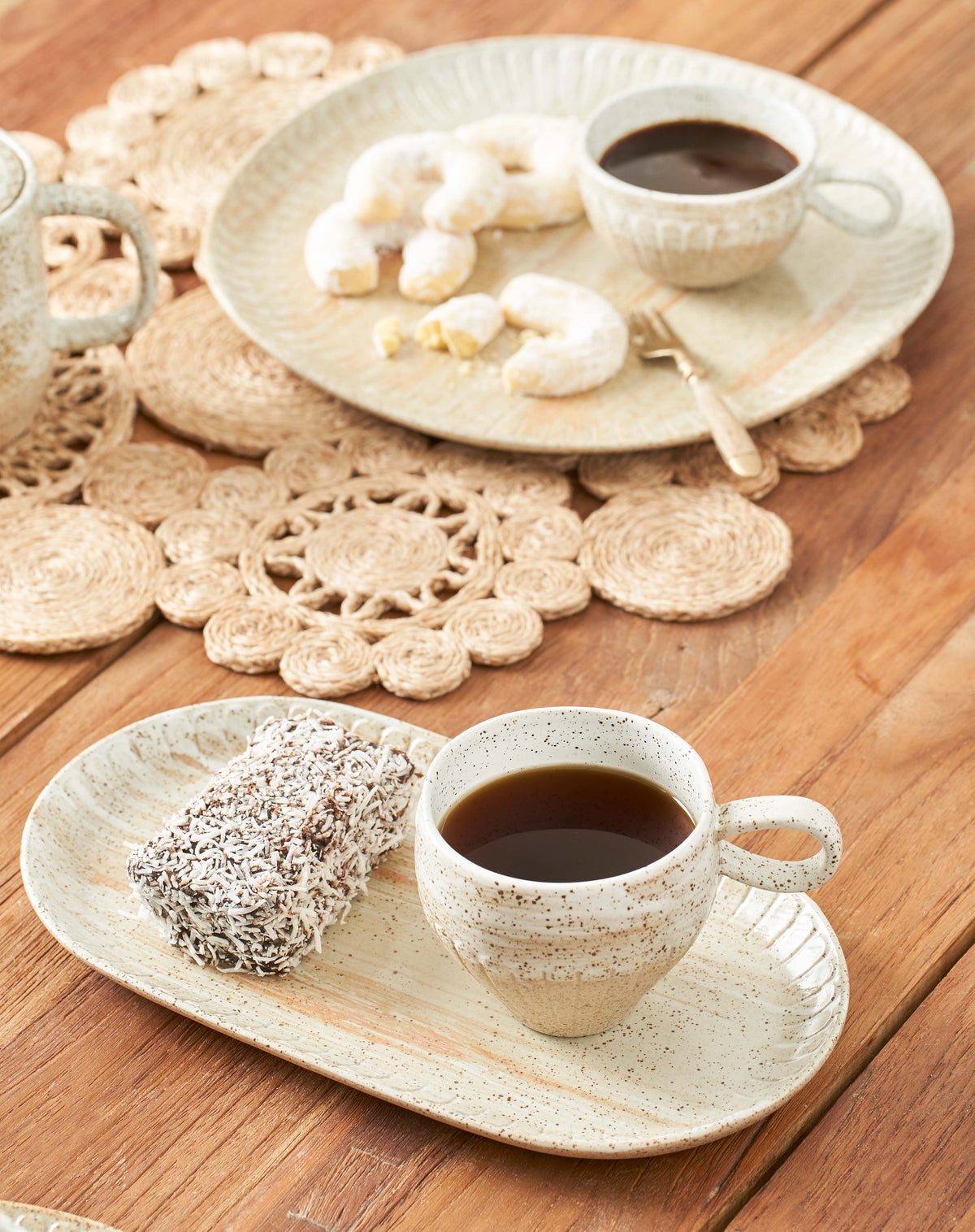 OVAL TRAY-WHITE CEYLON